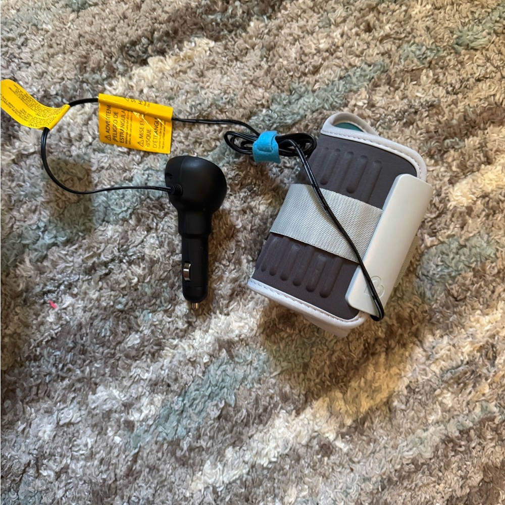 Munchkin Black and Gray Car Adapter